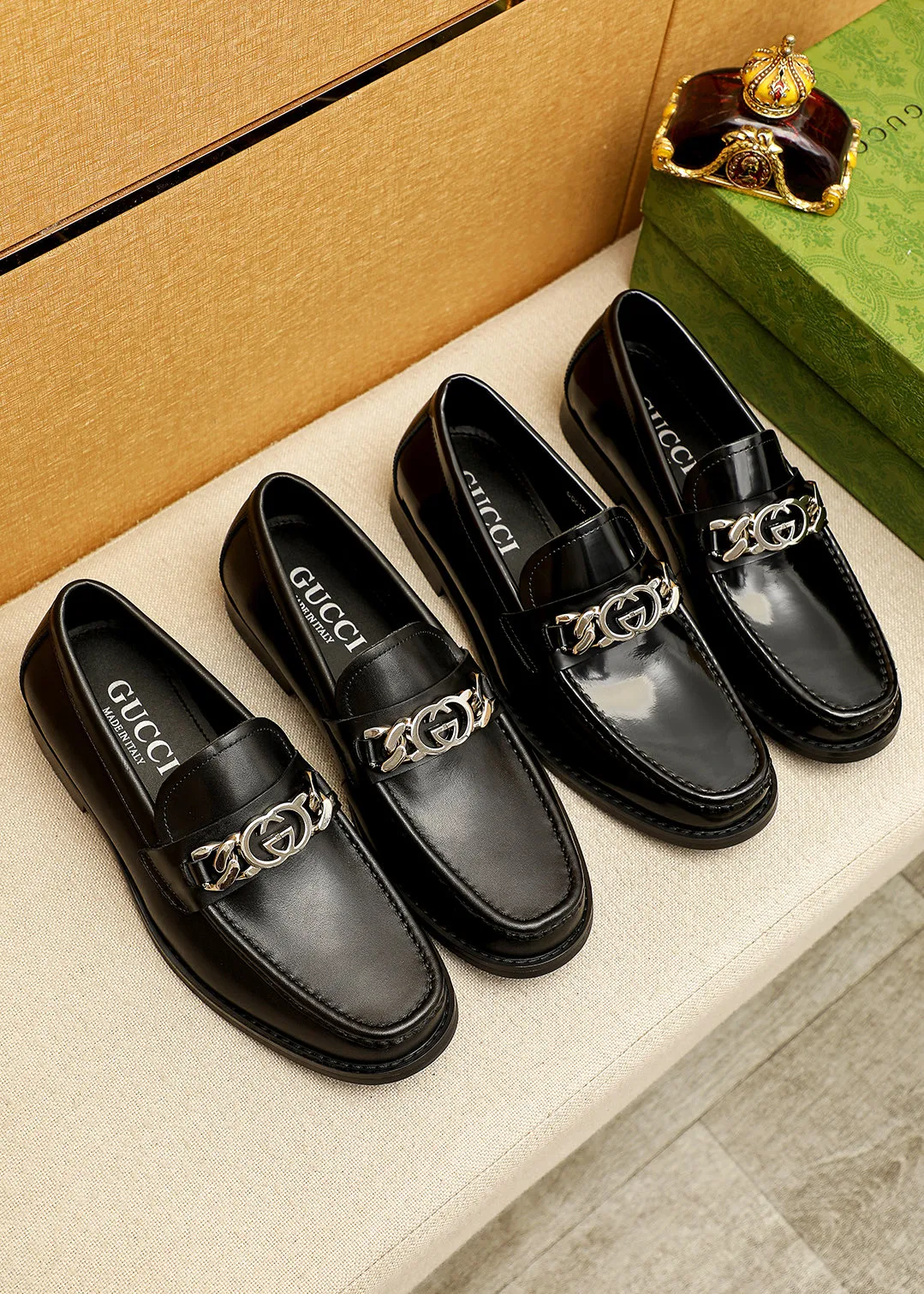 Men's shoes 💰480 💐 Product trademark: GUCCI "Gucci" casual leather shoes Regular size: 38-44 (45.46🉑️customized) Product materials: Selected imported first-layer open-edge beaded cowhide leather upper + luxury hardware buckle, imported water-dyed cowhide leather lining. Strong three-dimensional visual effect, original outsole color: 2 colors available